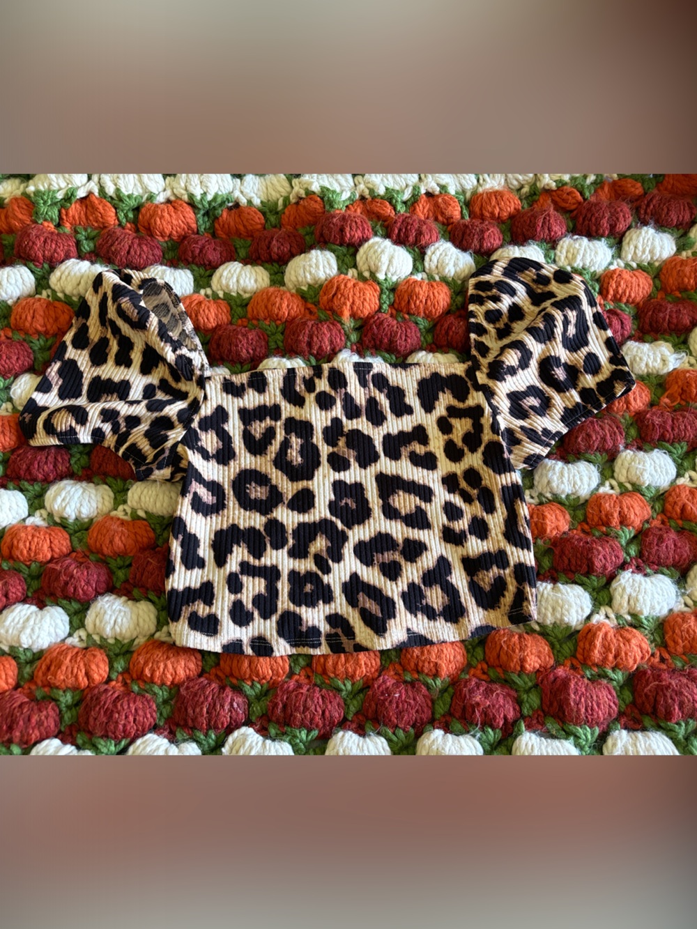 Women’s  Leopard Print Puff-Sleeve Top - Tan/Black